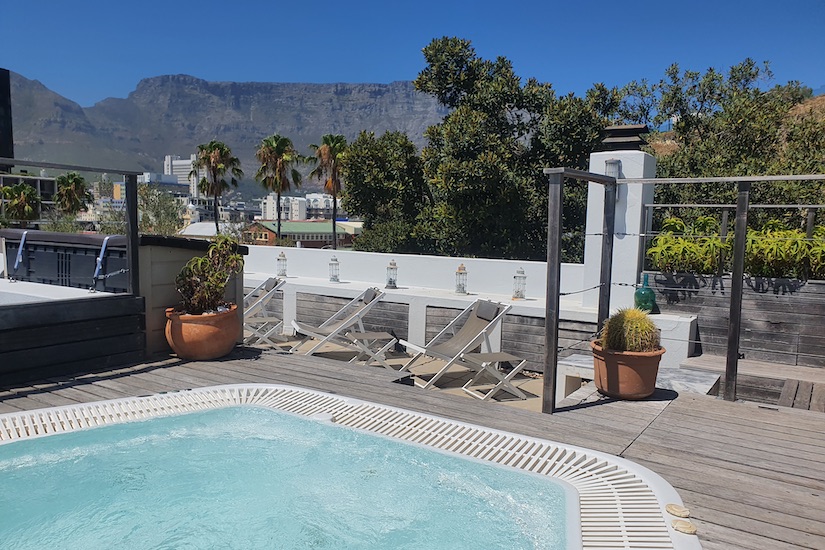 39 Dixon Street - roof terrace Jacuzzi & view